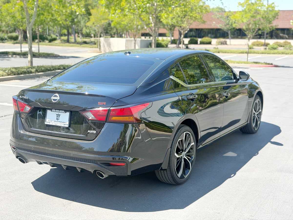 Nissan Altima photo 10