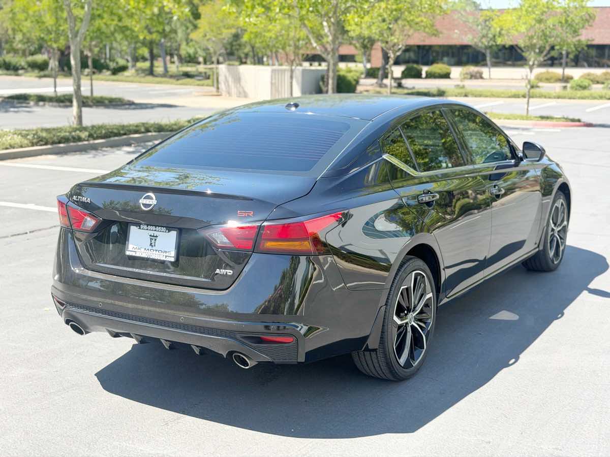 Nissan Altima photo 11