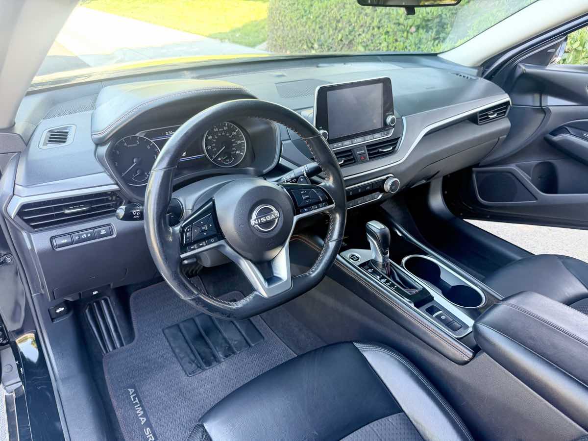 Nissan Altima photo 12