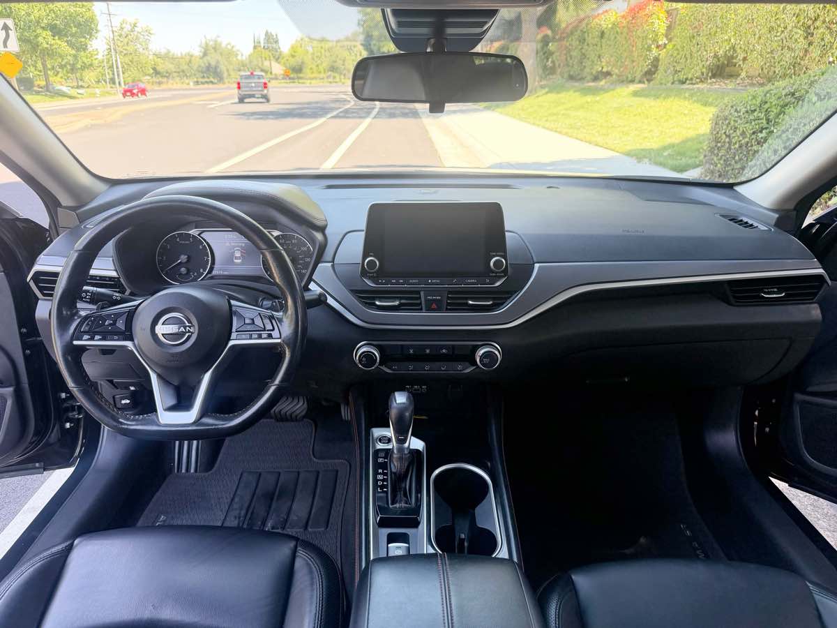 Nissan Altima photo 13