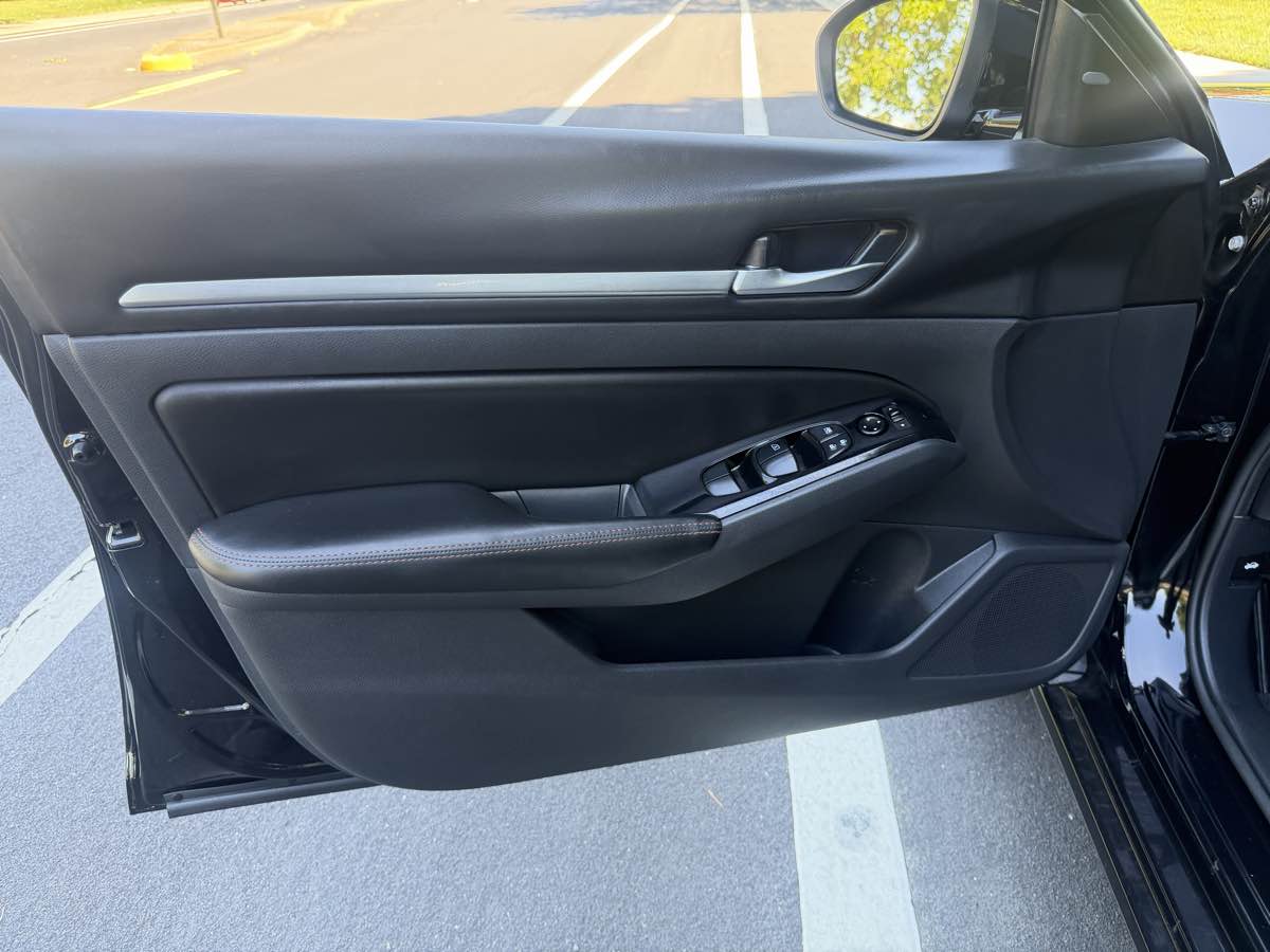 Nissan Altima photo 30