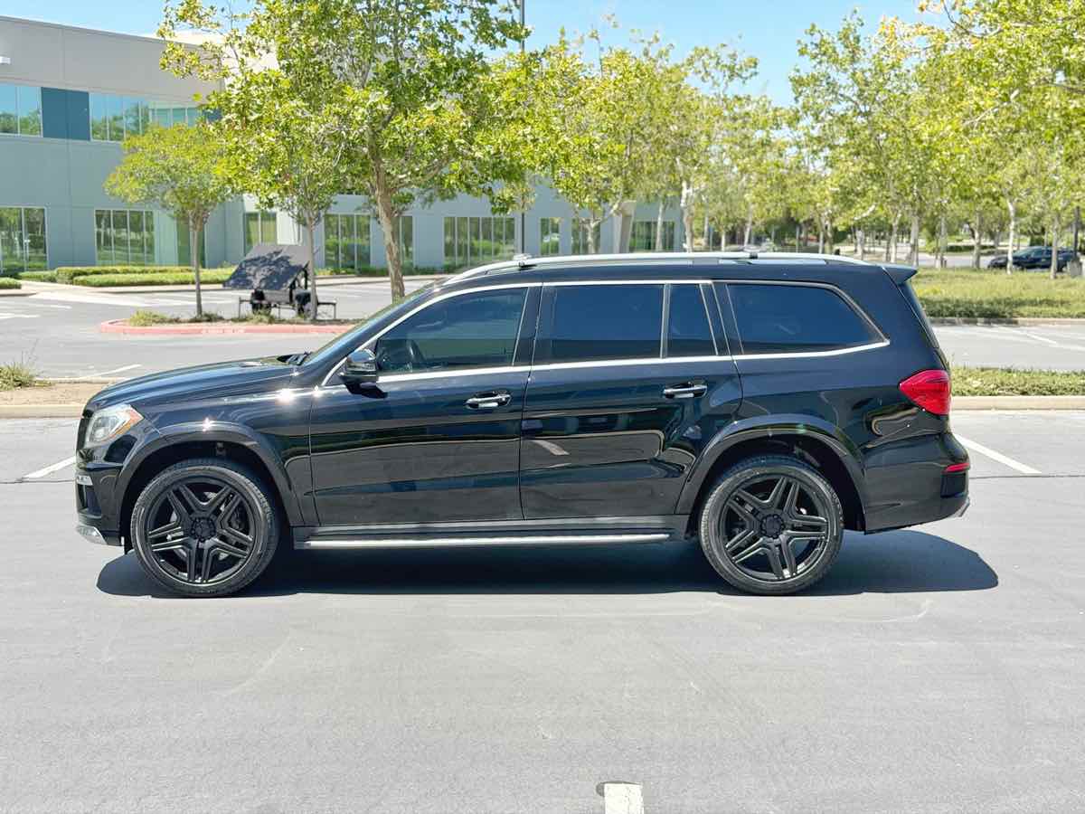 Mercedes-Benz GL 63 AMG photo 8