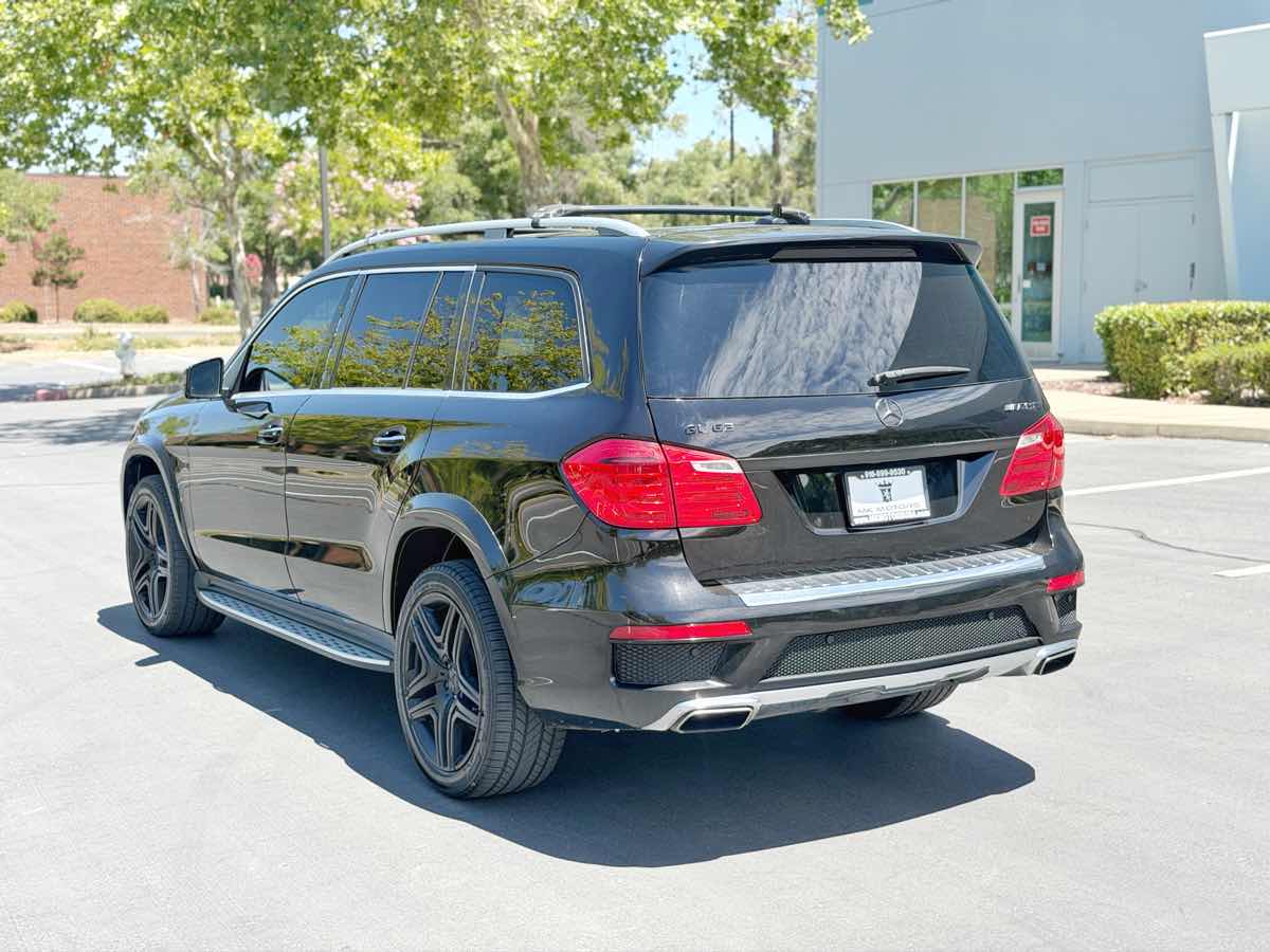 Mercedes-Benz GL 63 AMG photo 11