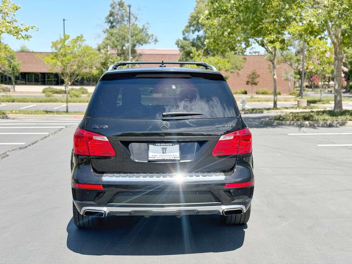 Mercedes-Benz GL 63 AMG photo 12