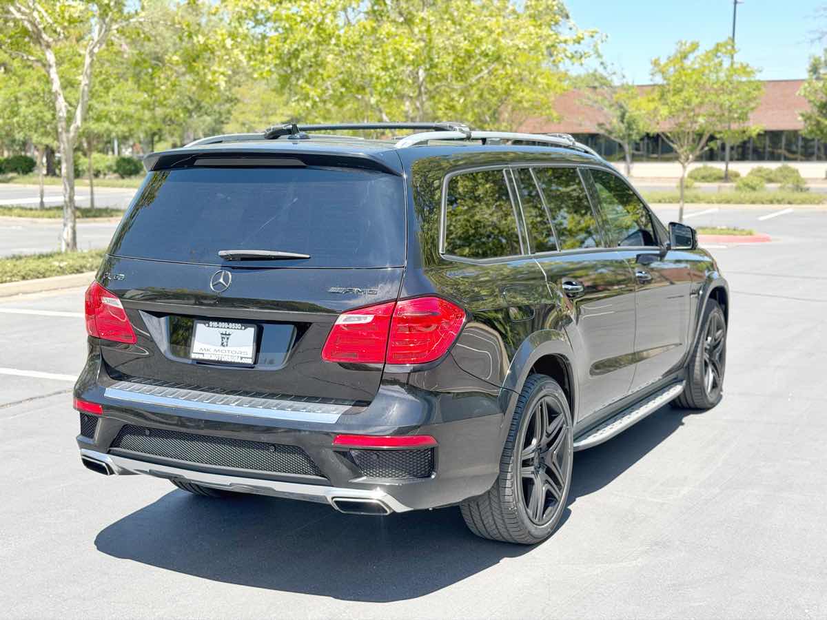 Mercedes-Benz GL 63 AMG photo 14