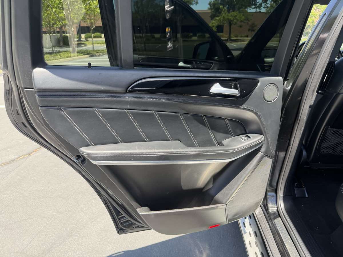 Mercedes-Benz GL 63 AMG photo 31