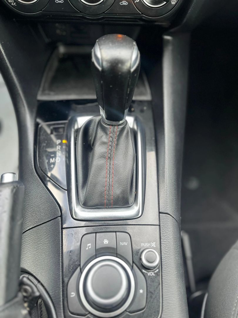 2015 Mazda MAZDA3 i Touring - Photo 24