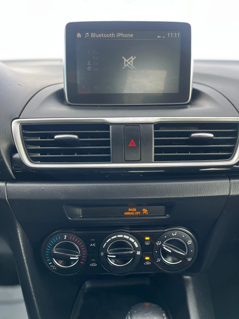 2015 Mazda MAZDA3 i Touring - Photo 29