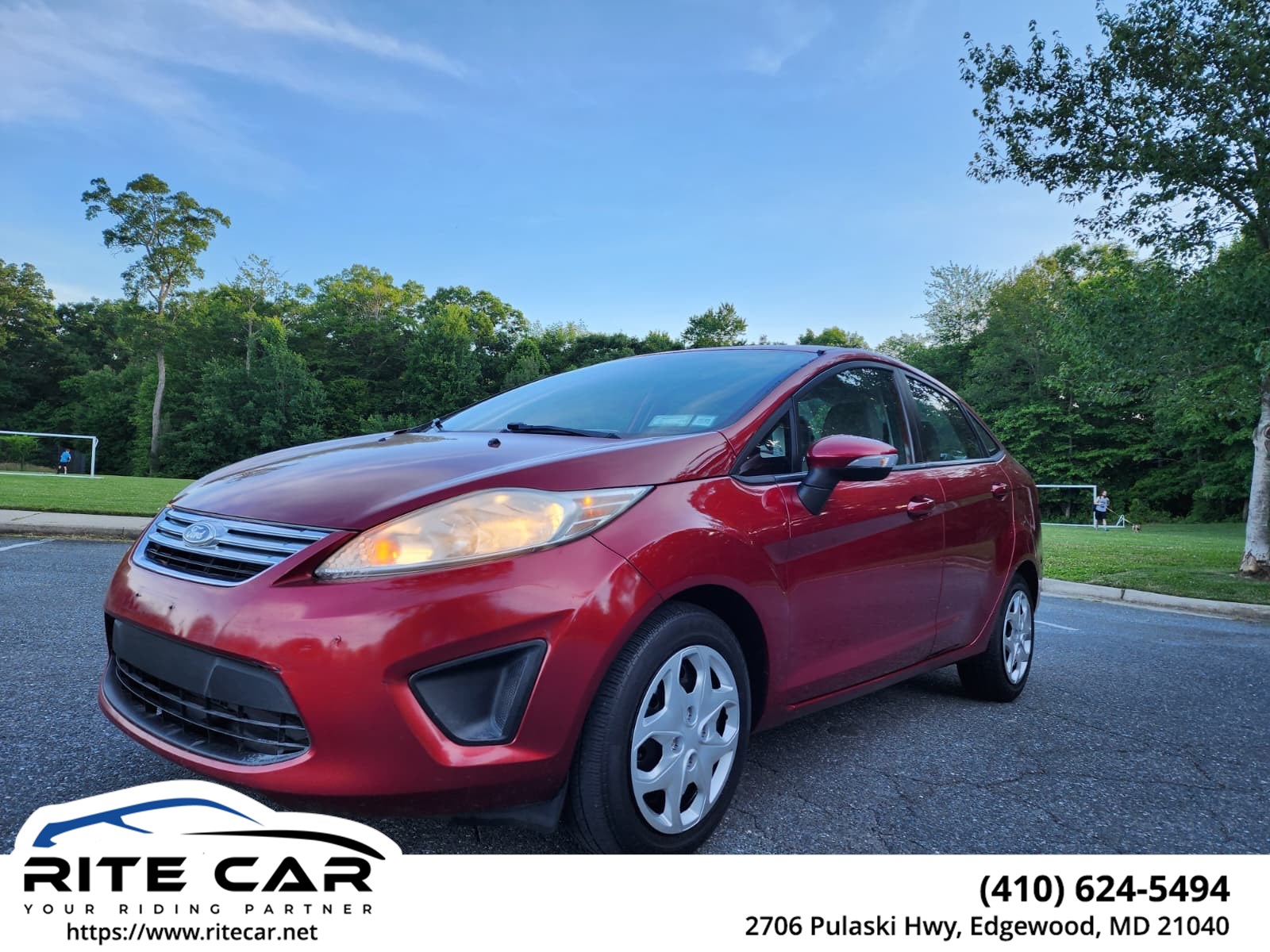 2013 Ford Fiesta SE Sedan's photo
