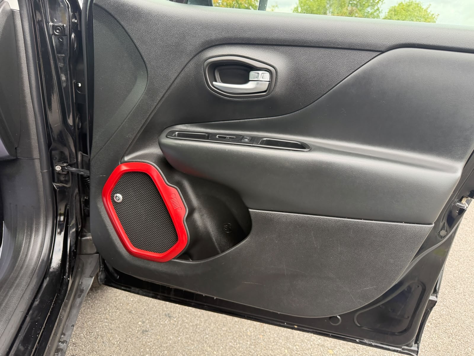 Photo 30 of this Jeep Renegade