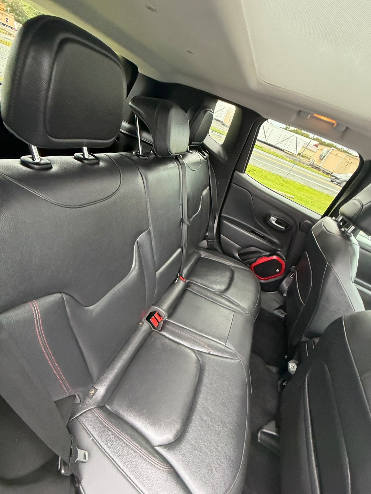 Photo 37 of this Jeep Renegade
