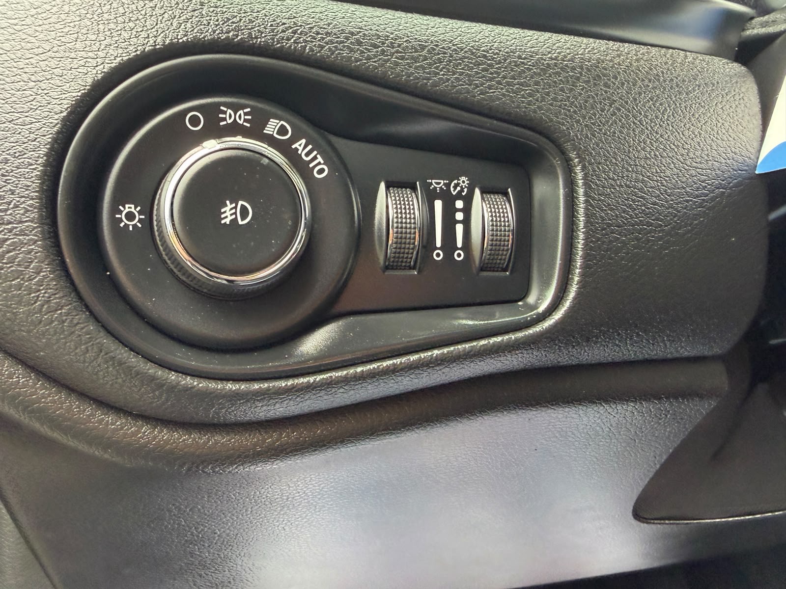 Photo 38 of this Jeep Renegade