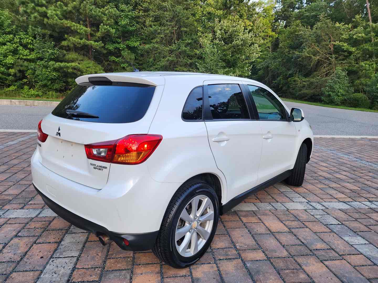 Photo 6 of this Mitsubishi Outlander Sport