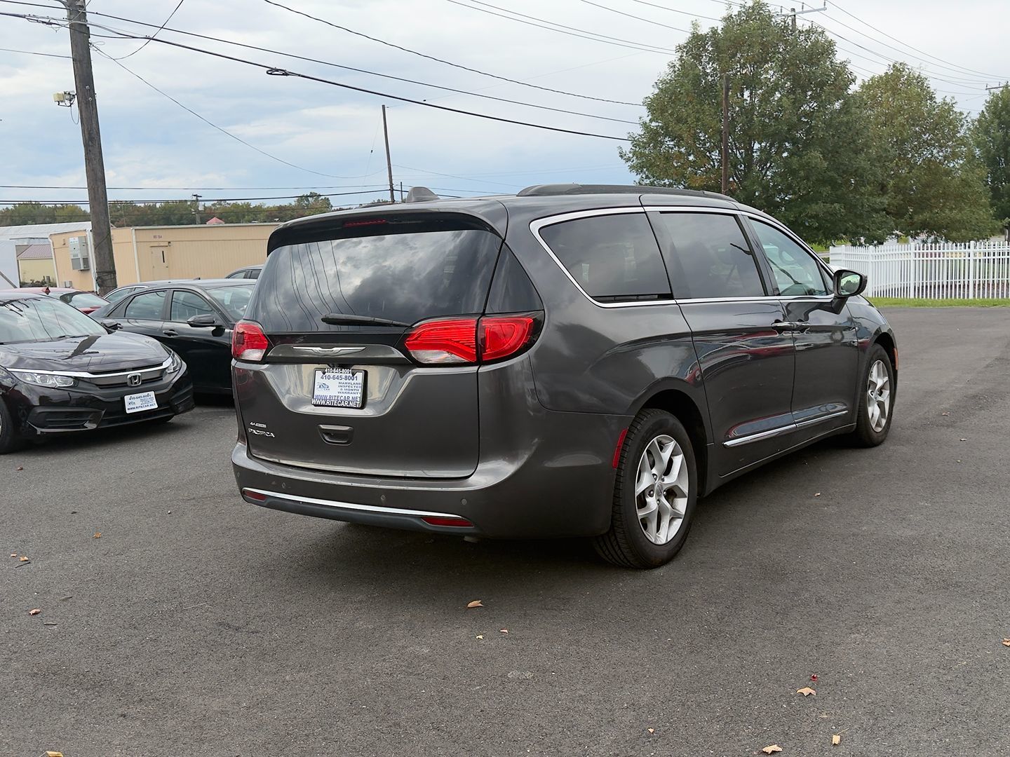 Photo 10 of this Chrysler Pacifica