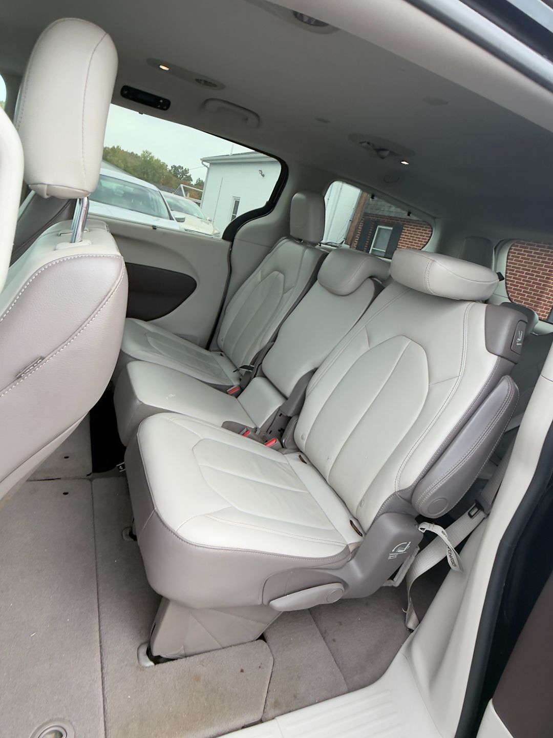 Photo 22 of this Chrysler Pacifica
