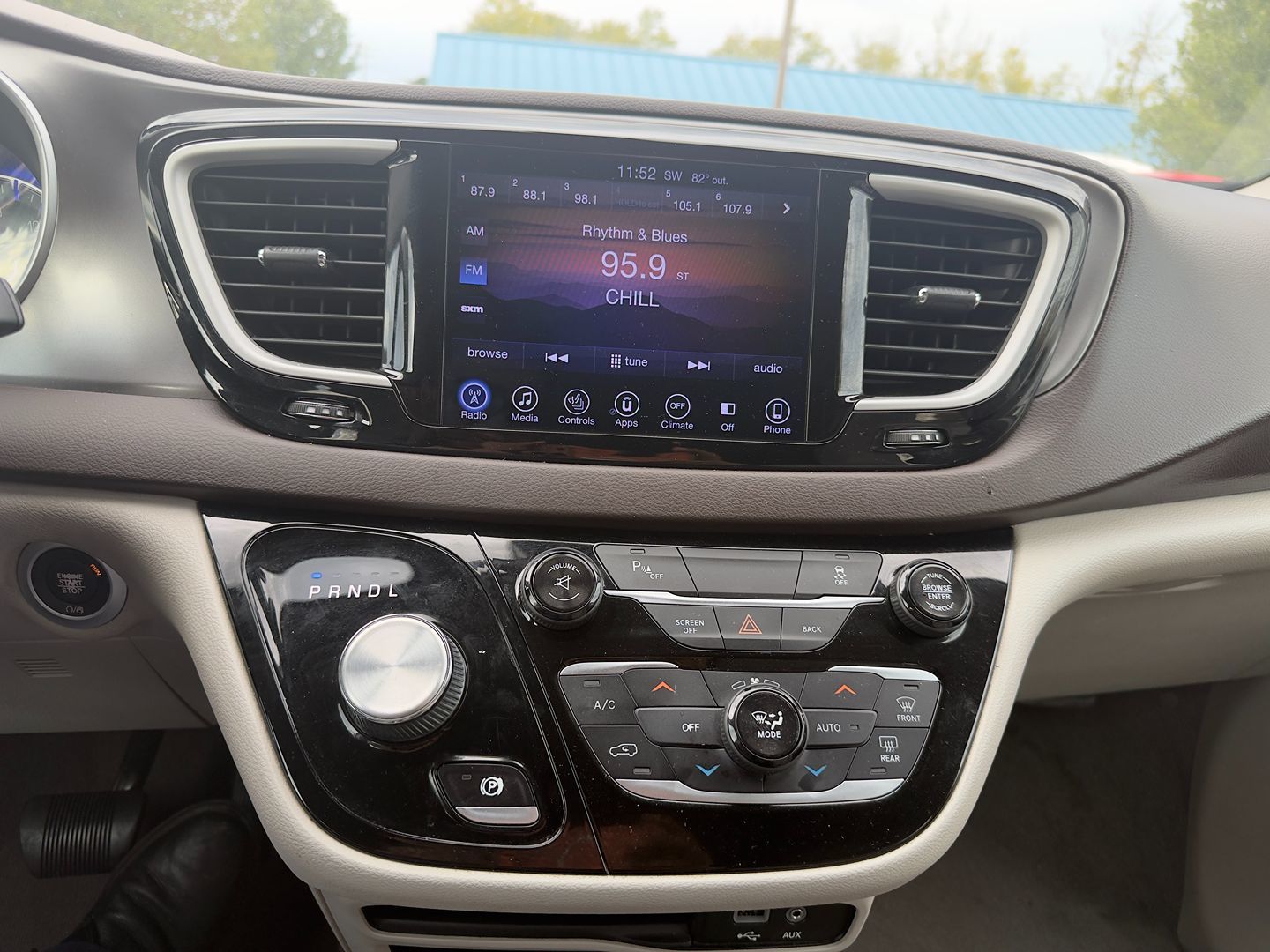 Photo 17 of this Chrysler Pacifica