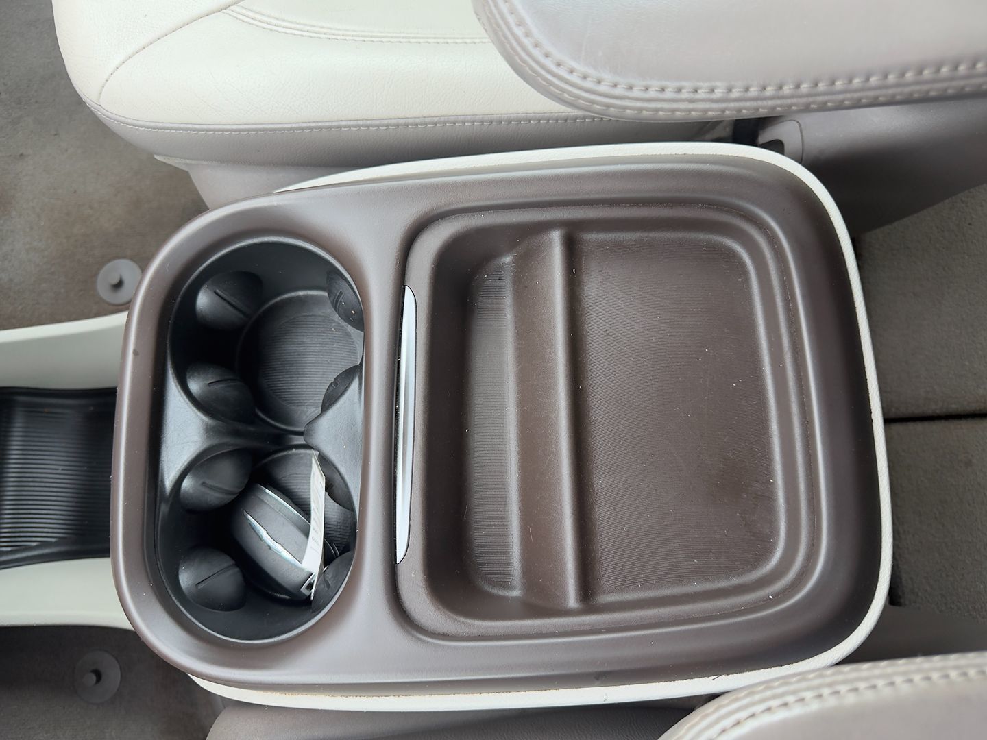 Photo 27 of this Chrysler Pacifica