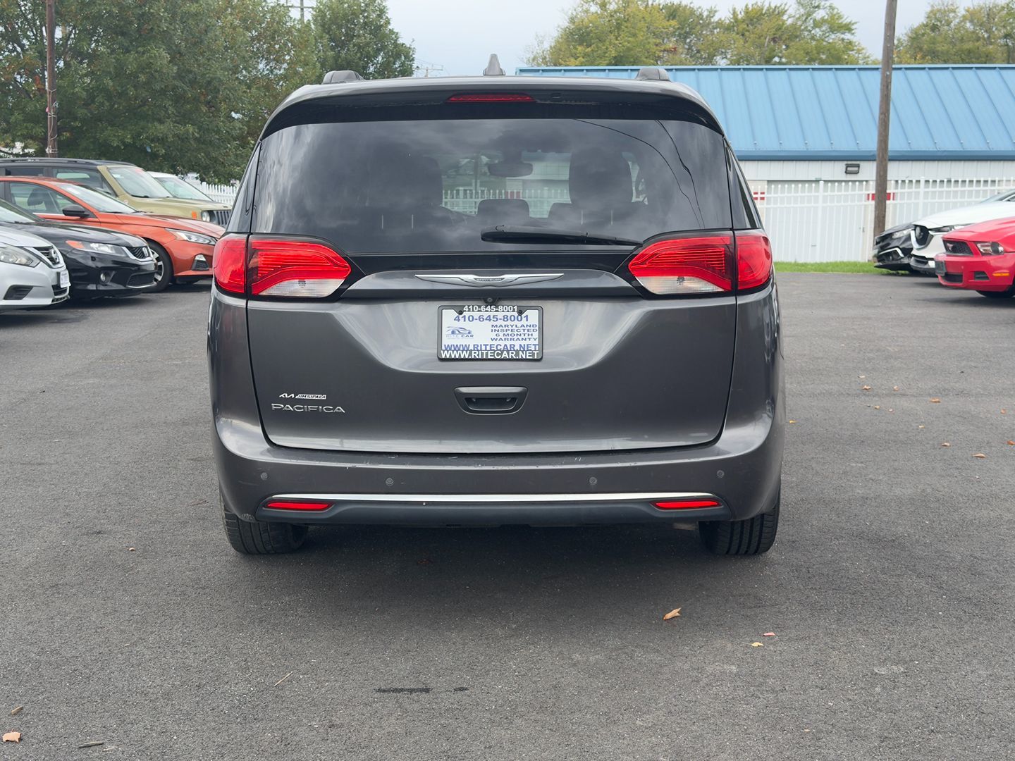 Photo 11 of this Chrysler Pacifica