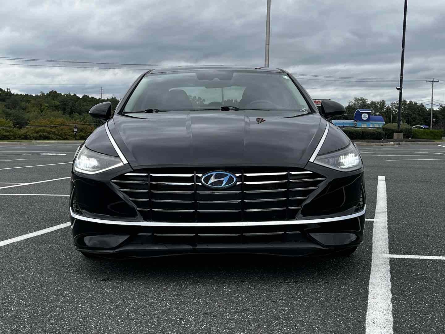 Photo 2 of this Hyundai Sonata