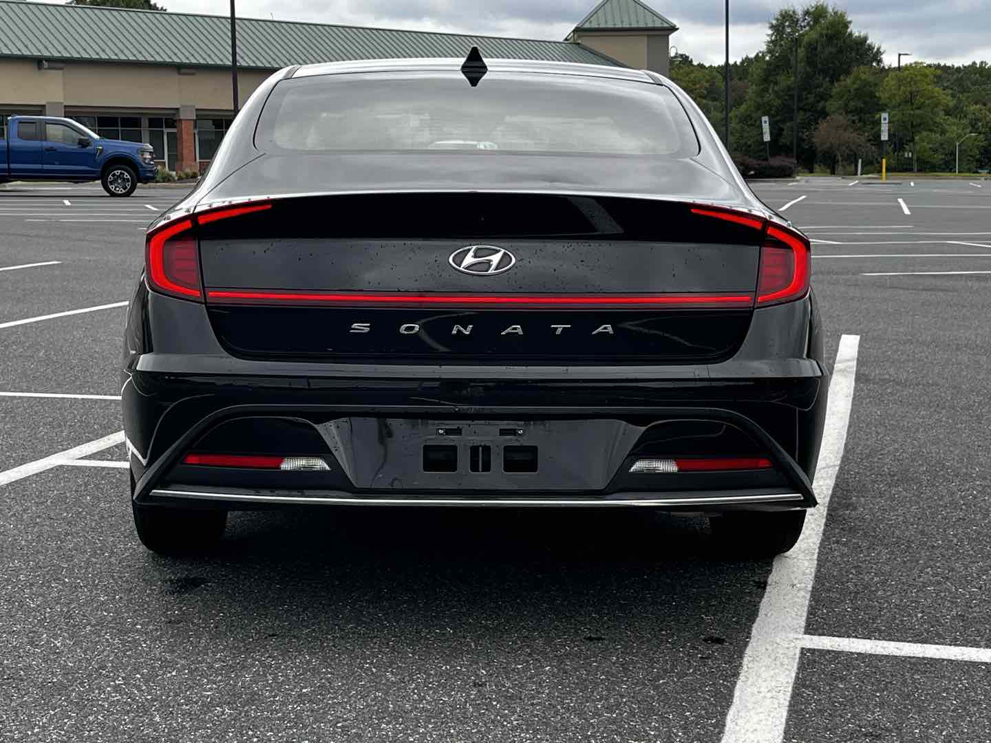 Photo 7 of this Hyundai Sonata