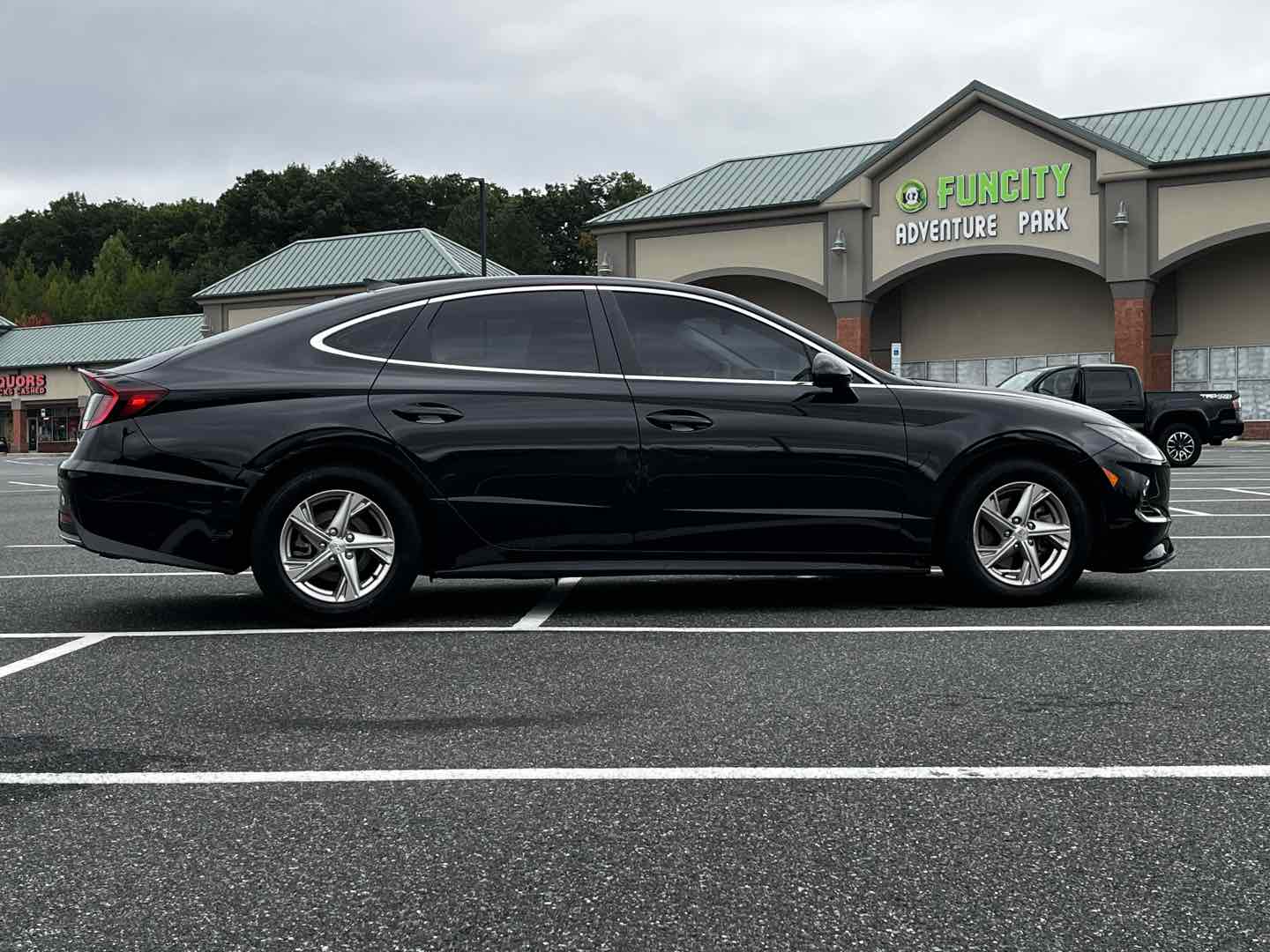 Photo 9 of this Hyundai Sonata