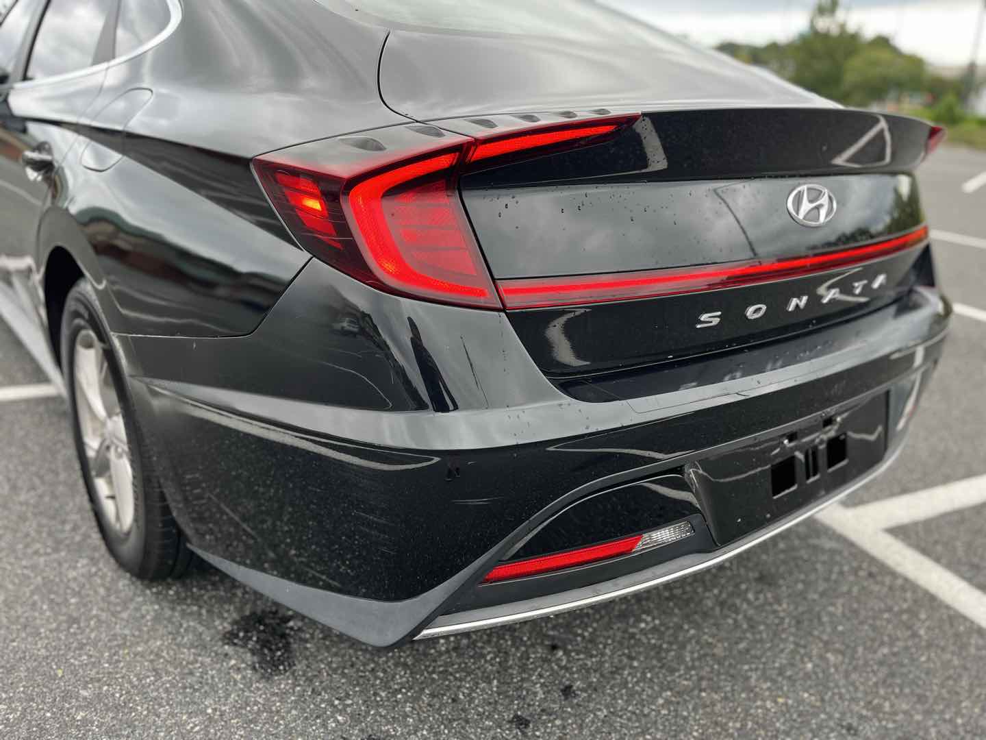 Photo 13 of this Hyundai Sonata
