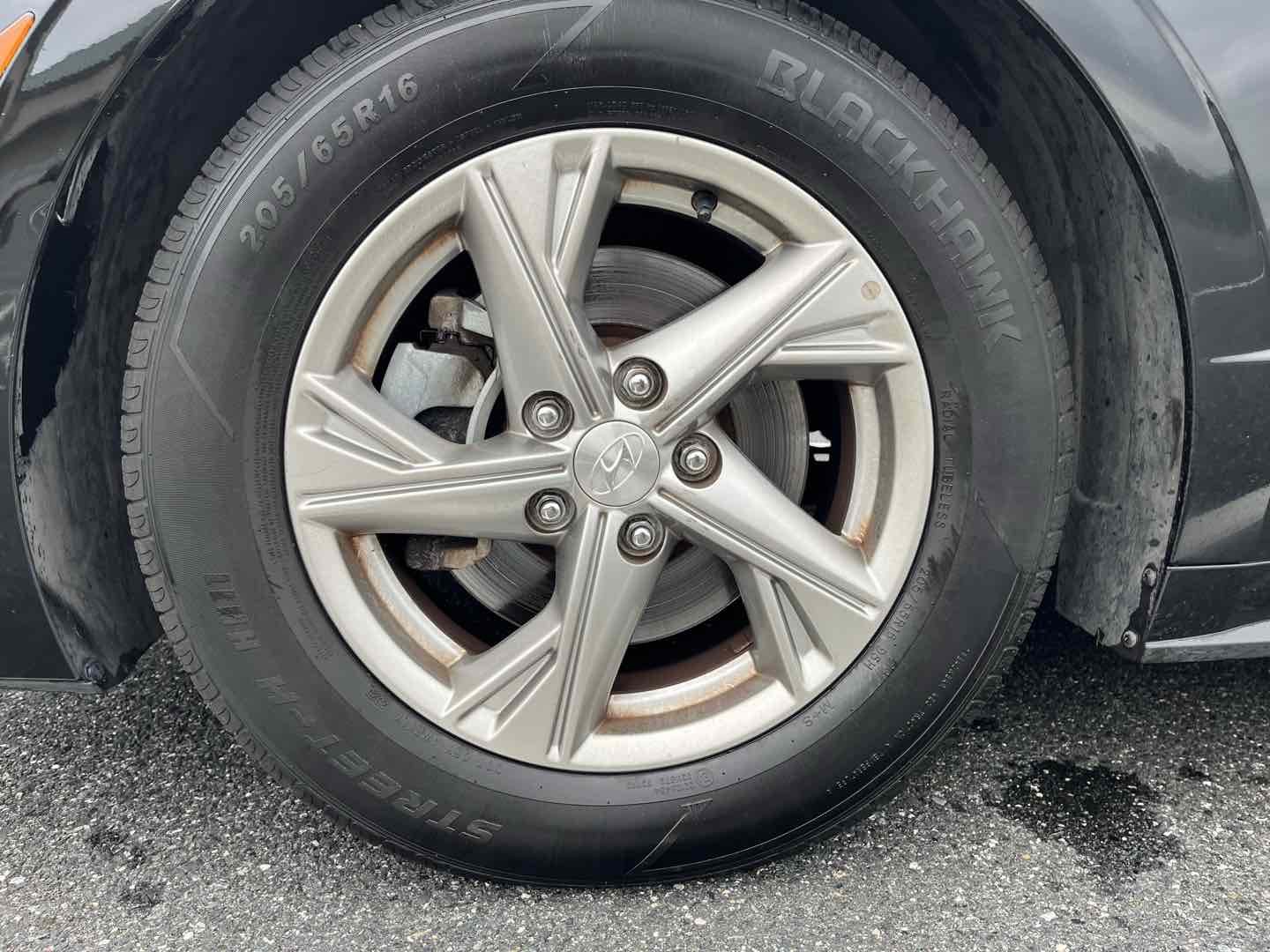 Photo 15 of this Hyundai Sonata