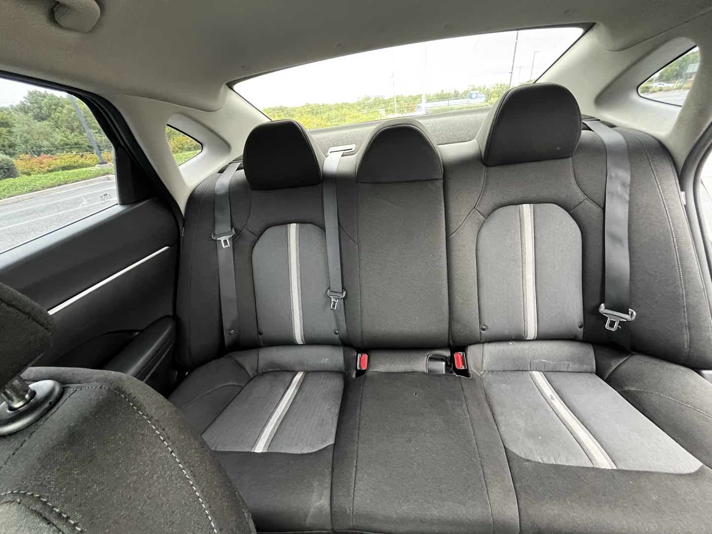 Photo 18 of this Hyundai Sonata