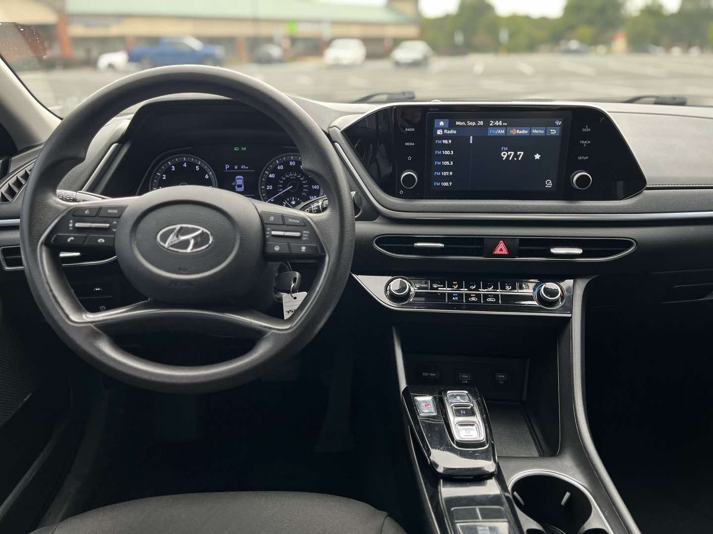Photo 19 of this Hyundai Sonata
