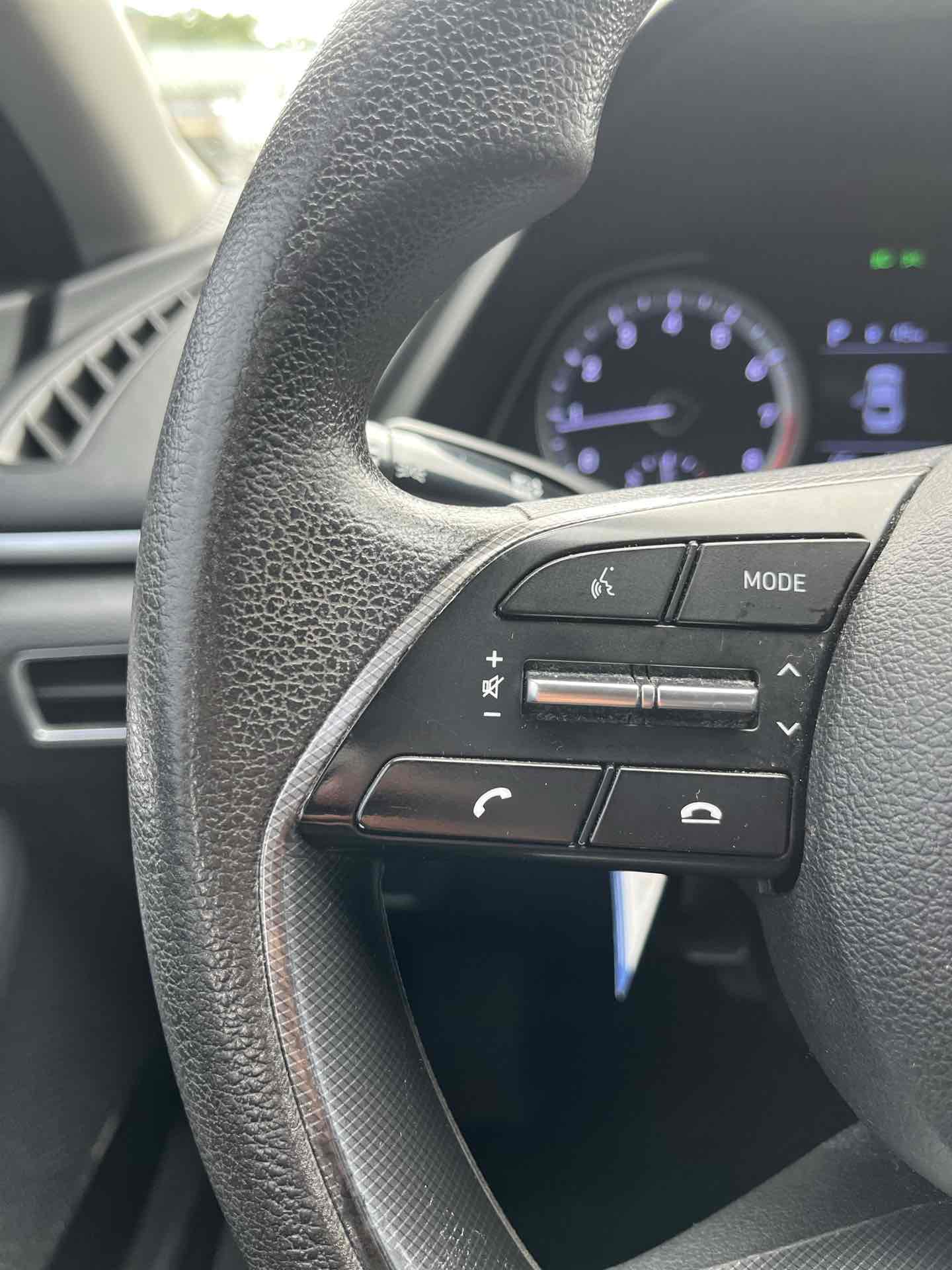 Photo 22 of this Hyundai Sonata