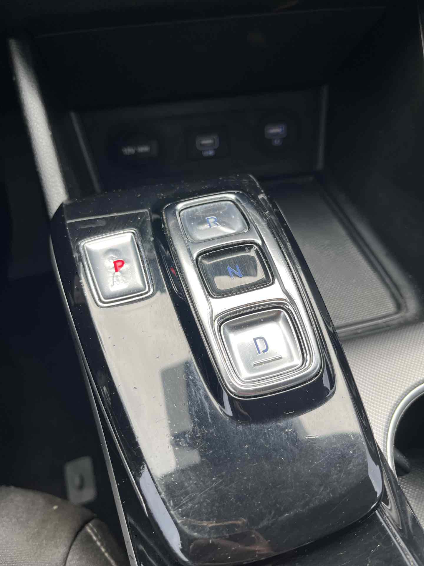 Photo 23 of this Hyundai Sonata