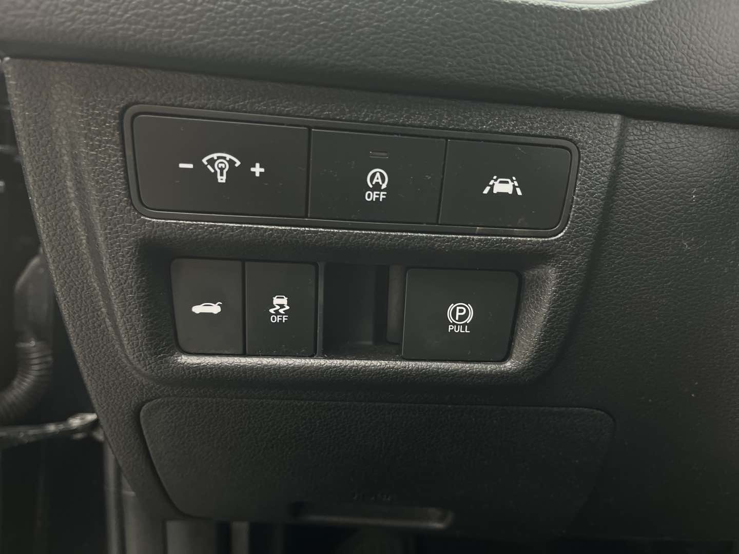 Photo 27 of this Hyundai Sonata