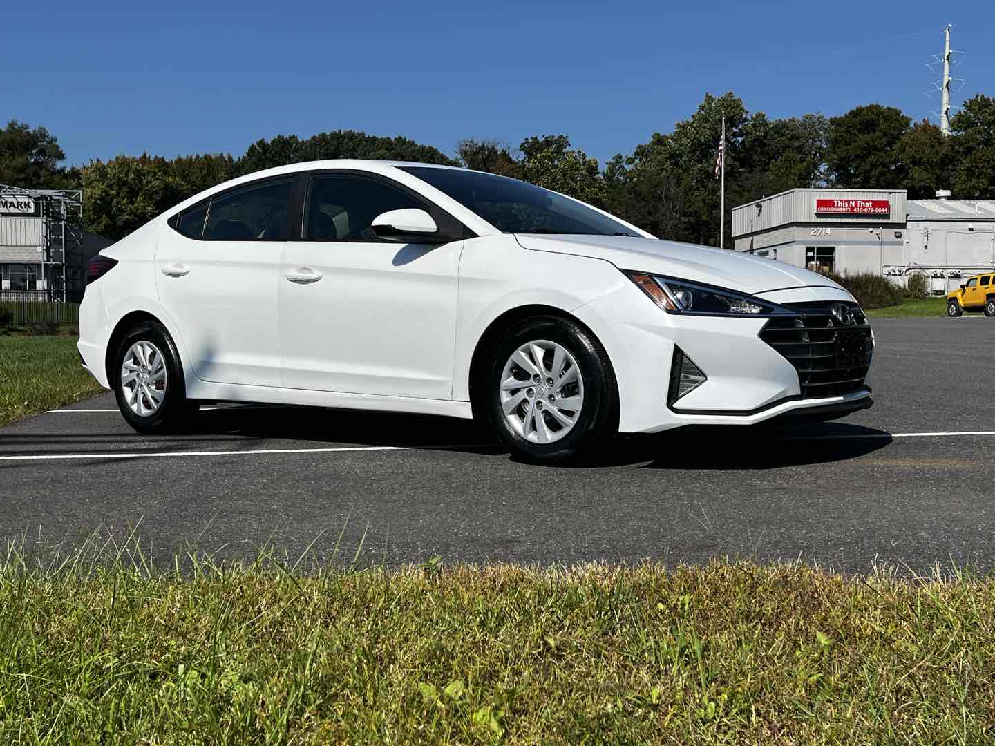 Photo 4 of this Hyundai Elantra