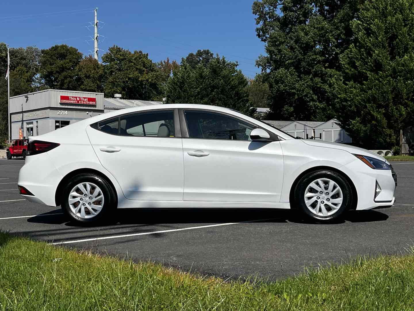 Photo 5 of this Hyundai Elantra