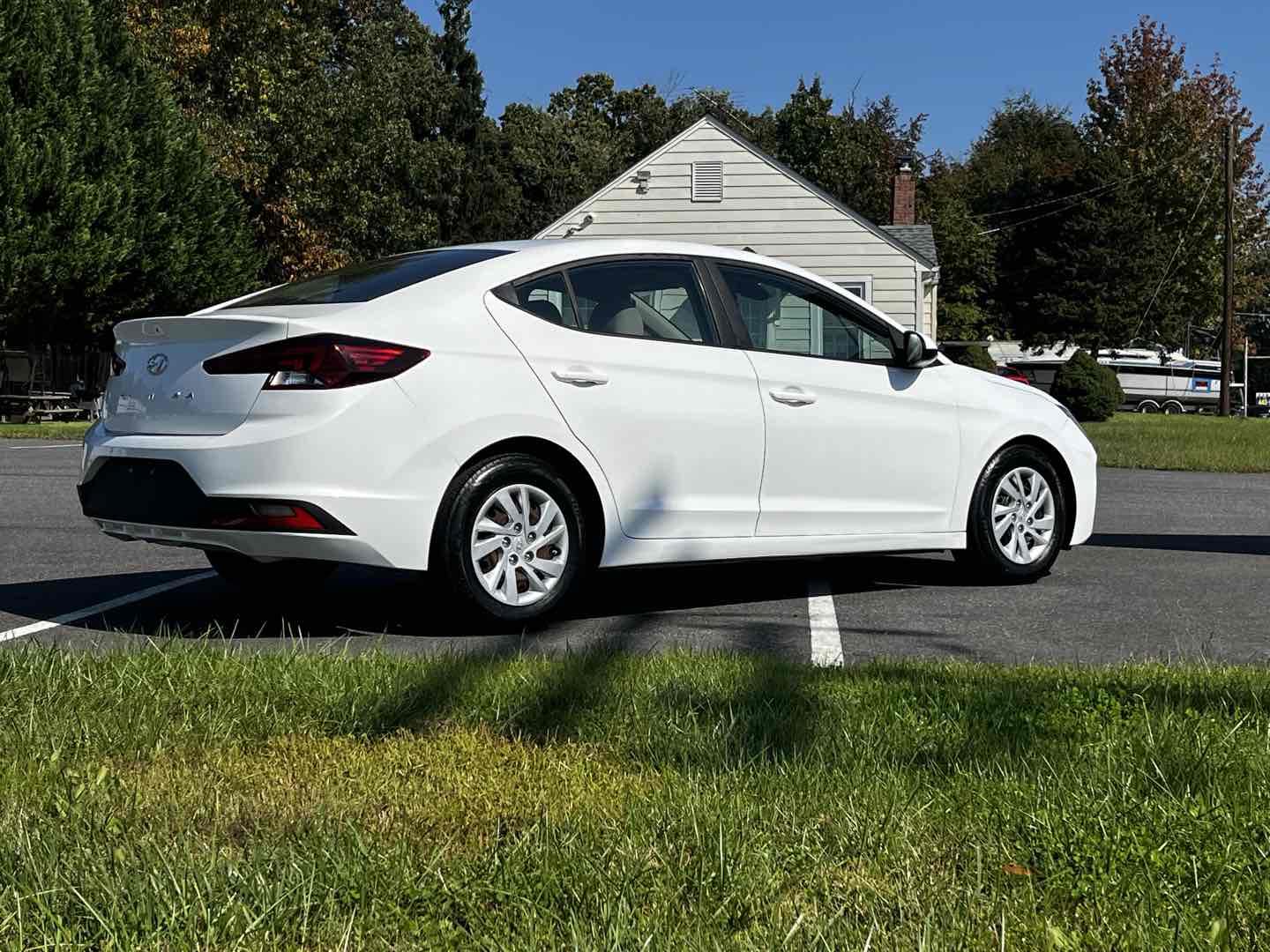 Photo 6 of this Hyundai Elantra