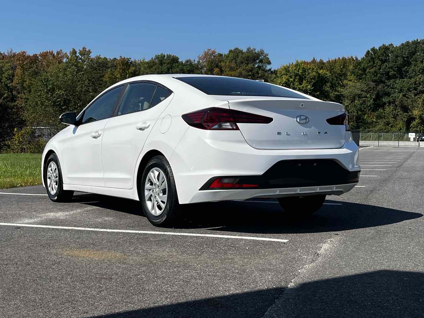 Photo 9 of this Hyundai Elantra