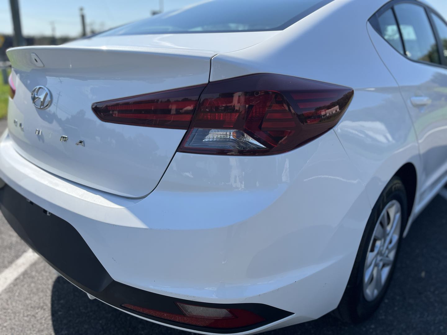 Photo 14 of this Hyundai Elantra