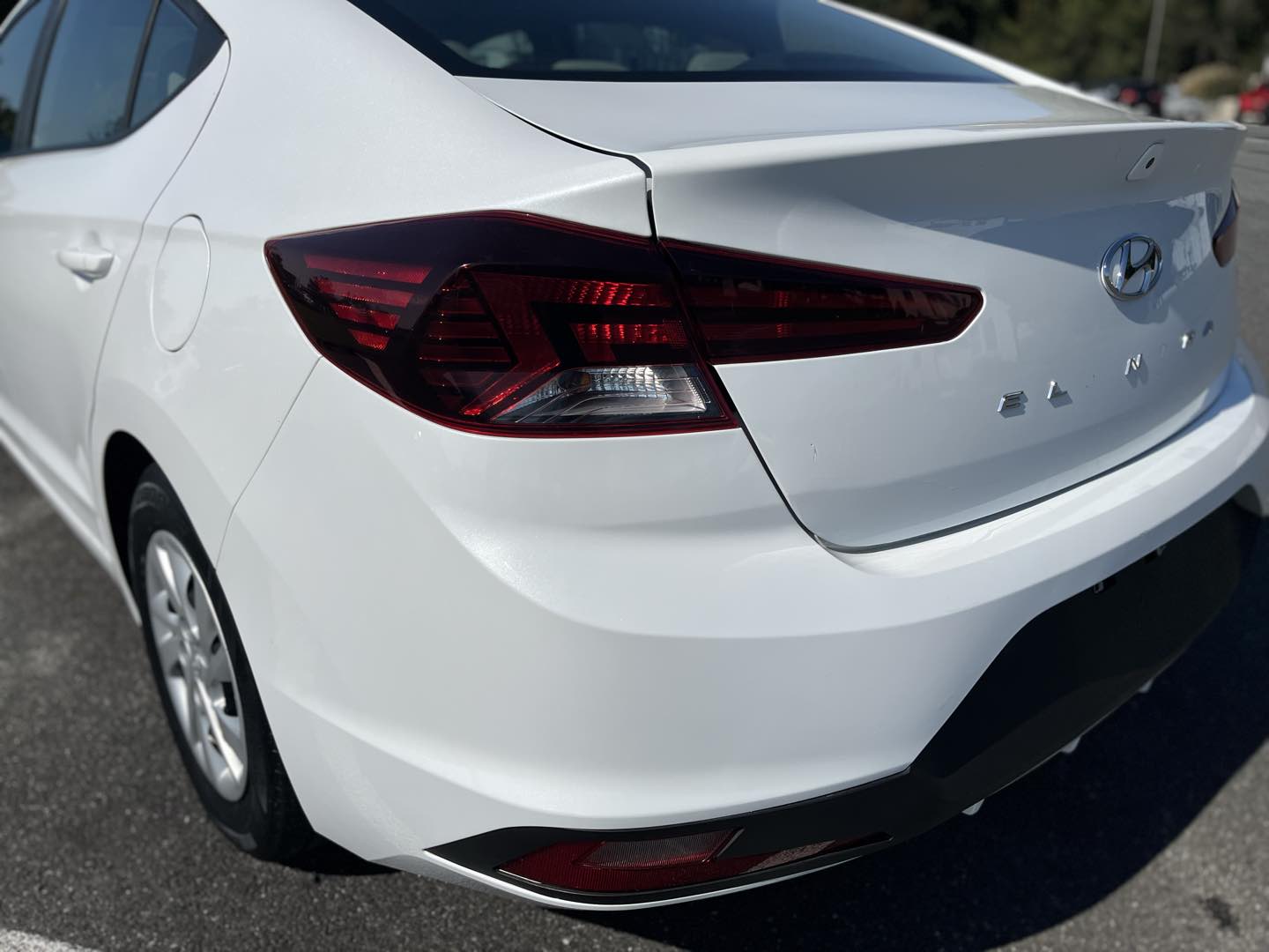 Photo 15 of this Hyundai Elantra