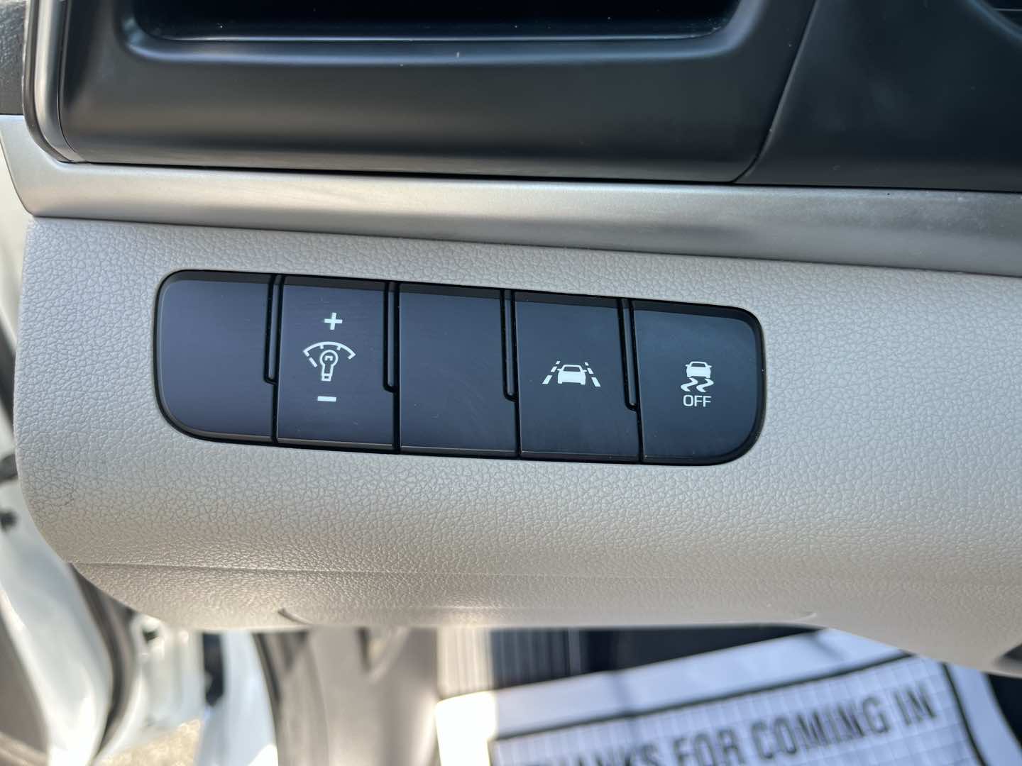 Photo 28 of this Hyundai Elantra