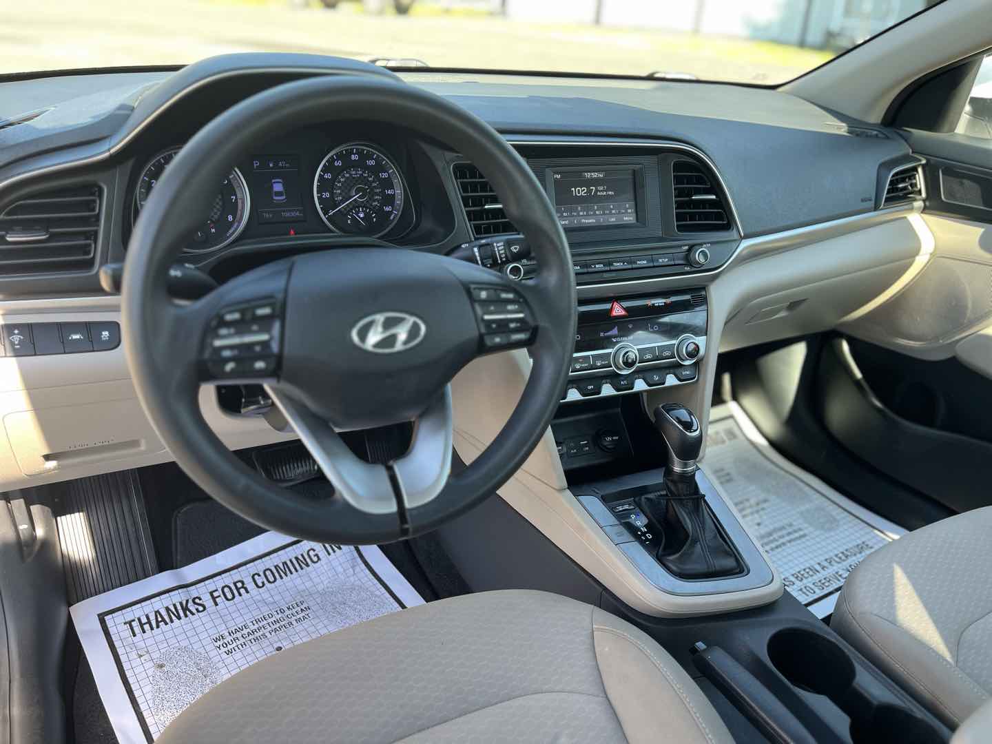 Photo 30 of this Hyundai Elantra