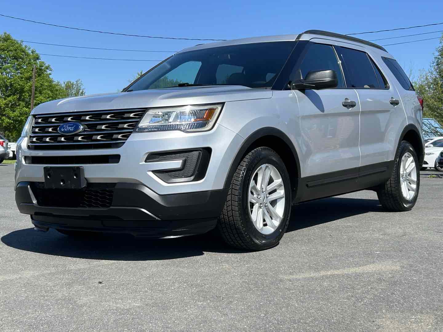 2017 Ford Explorer Base - Photo 4
