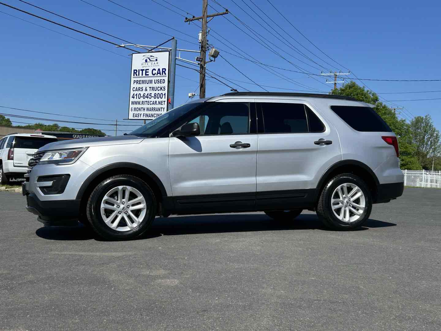 2017 Ford Explorer Base - Photo 5