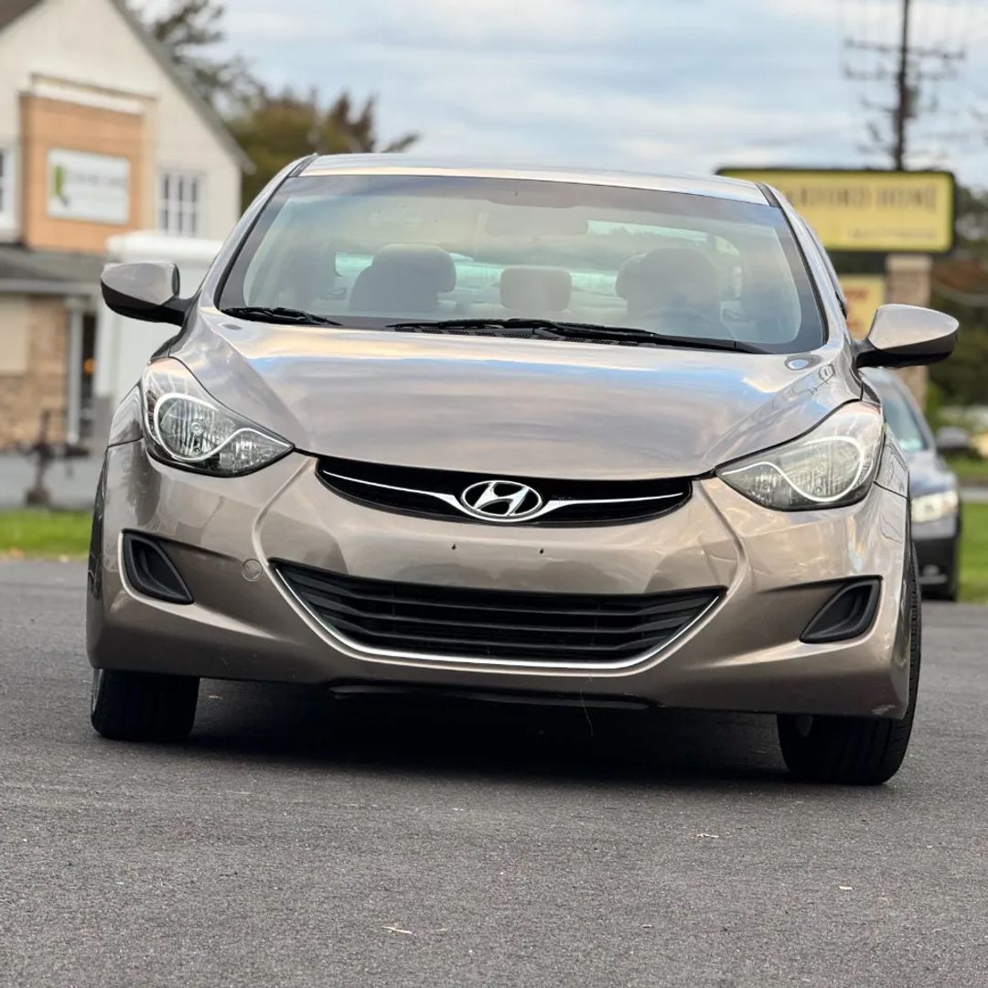 2013 Hyundai Elantra GLS - Photo 4