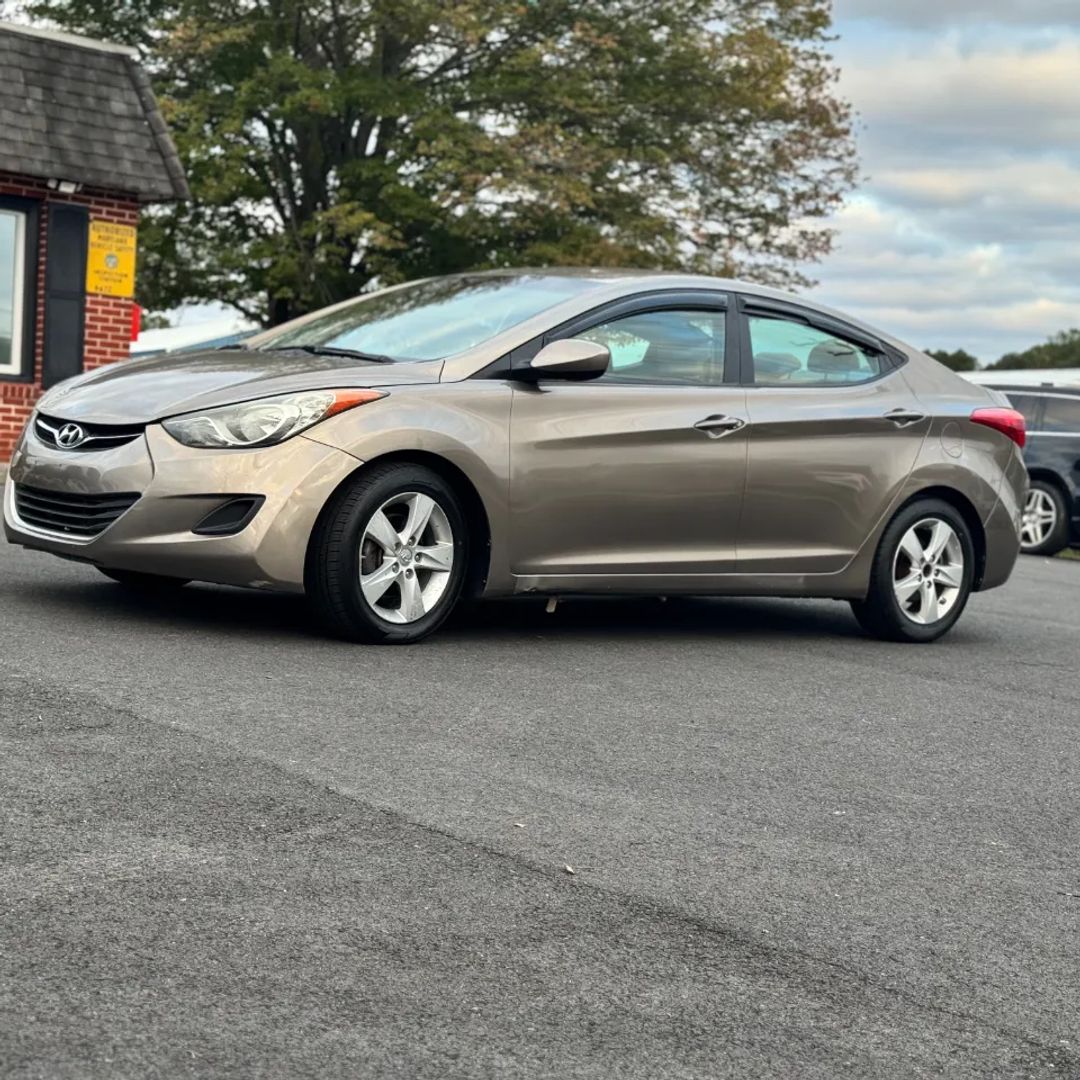 2013 Hyundai Elantra GLS - Photo 5