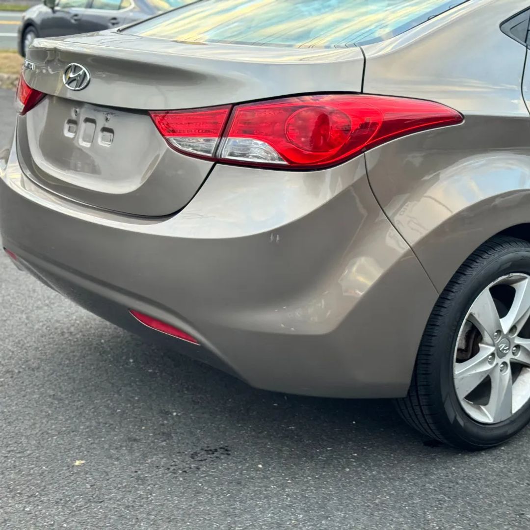 2013 Hyundai Elantra GLS - Photo 11