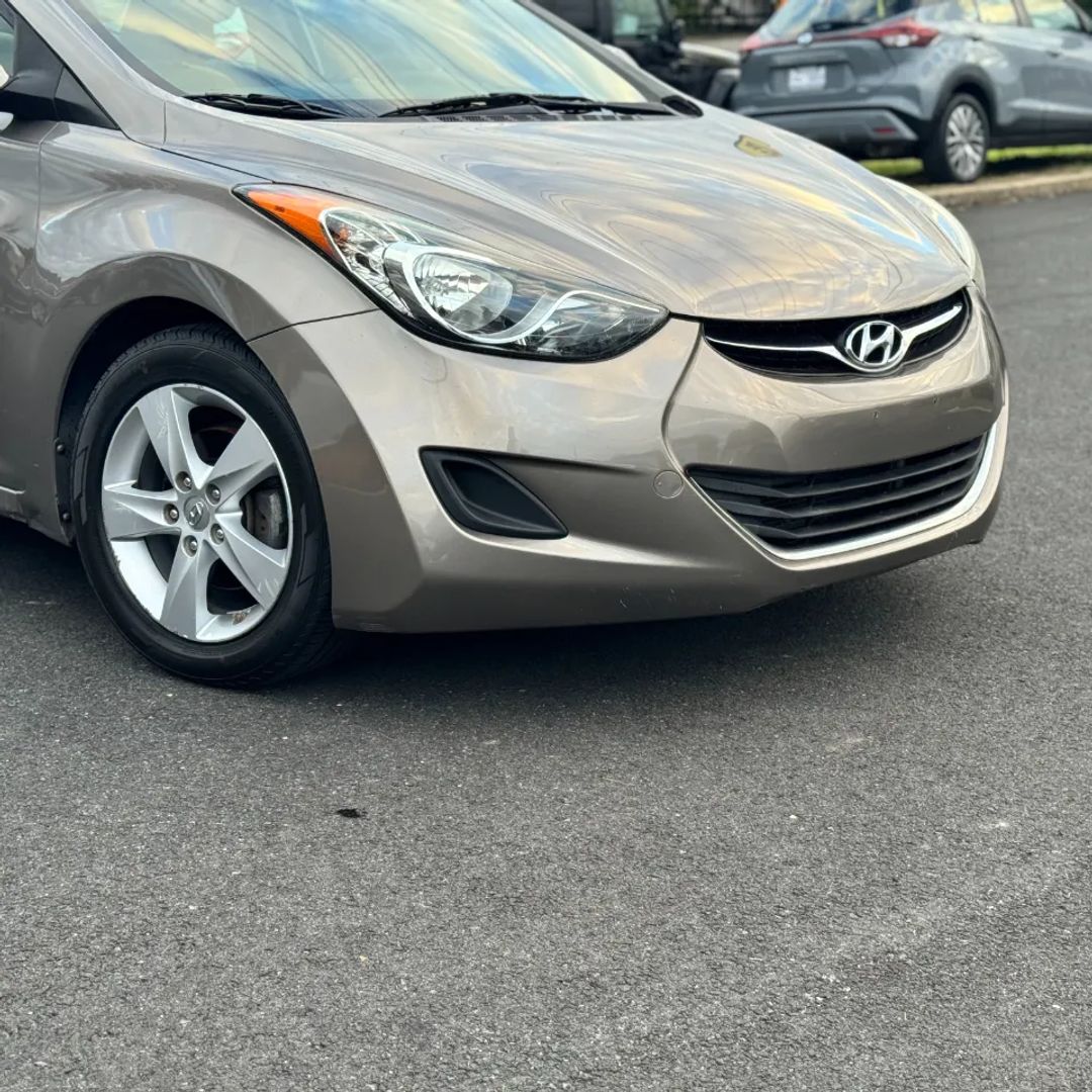 2013 Hyundai Elantra GLS - Photo 12