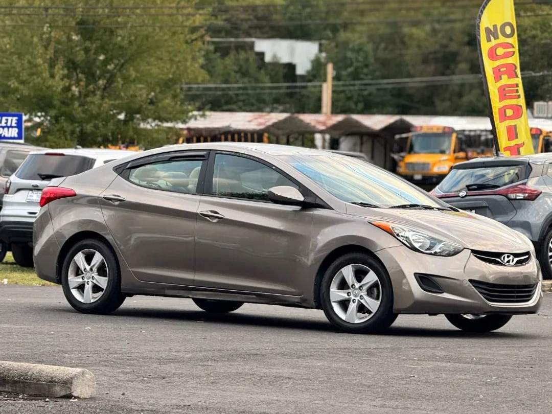 2013 Hyundai Elantra GLS - Photo 3