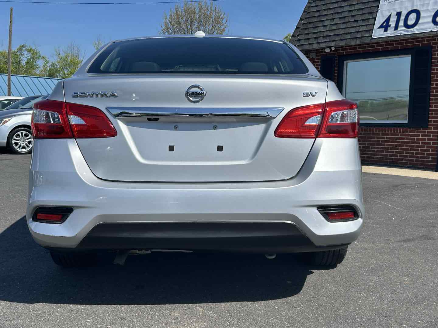 2017 Nissan Sentra SV - Photo 9