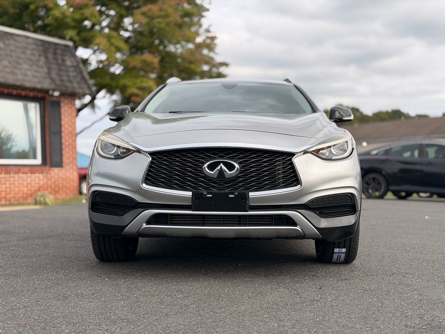 Photo 2 of this INFINITI QX30