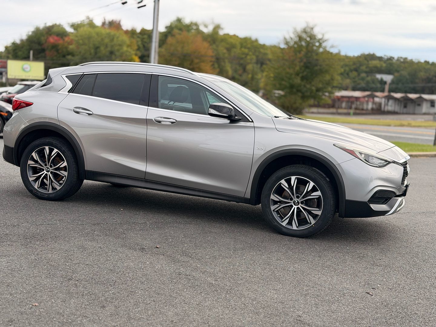 Photo 5 of this INFINITI QX30